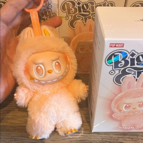 Pop Mart Big Into Energy Labubu - HAPPINESS - Picture 6 of 7